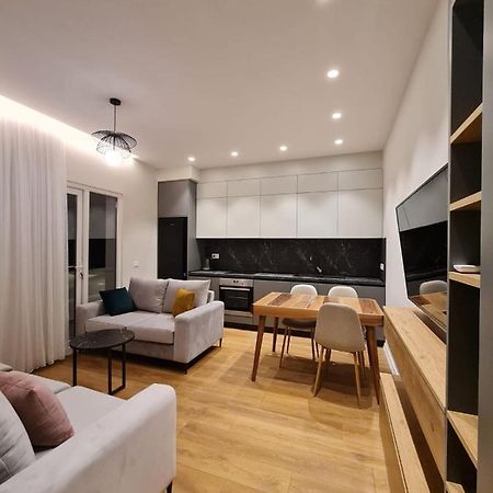 Adore - Modern Apartment Тирана Екстер'єр фото