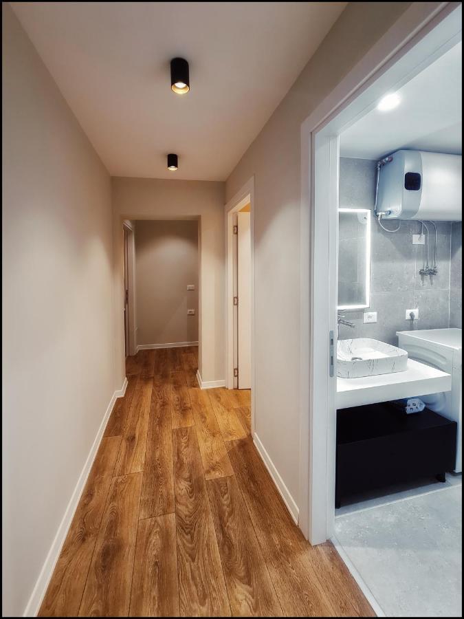 Adore - Modern Apartment Тирана Екстер'єр фото