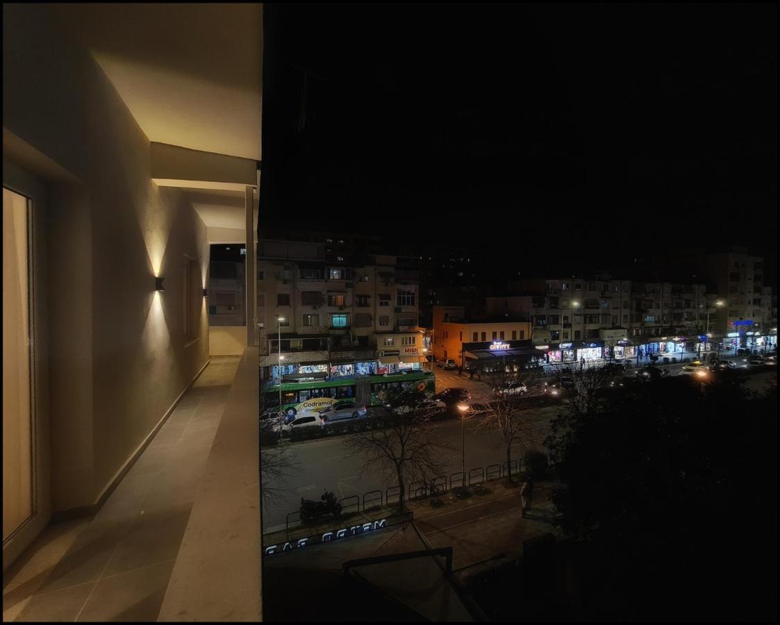 Adore - Modern Apartment Тирана Екстер'єр фото
