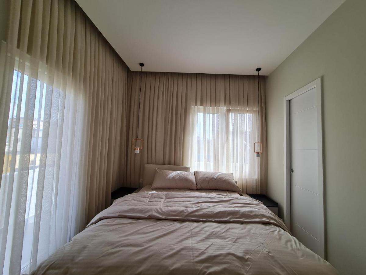 Adore - Modern Apartment Тирана Екстер'єр фото