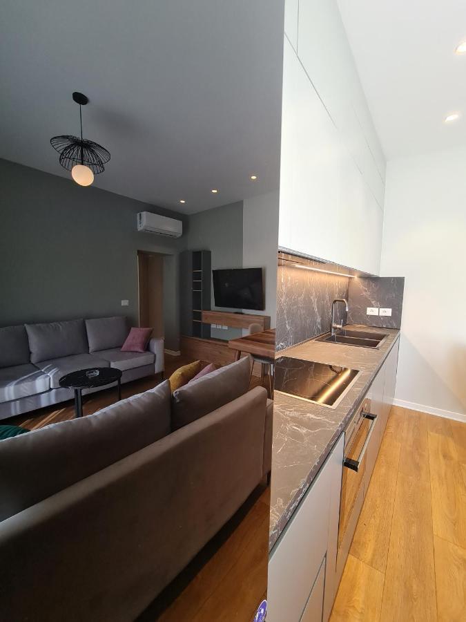Adore - Modern Apartment Тирана Екстер'єр фото