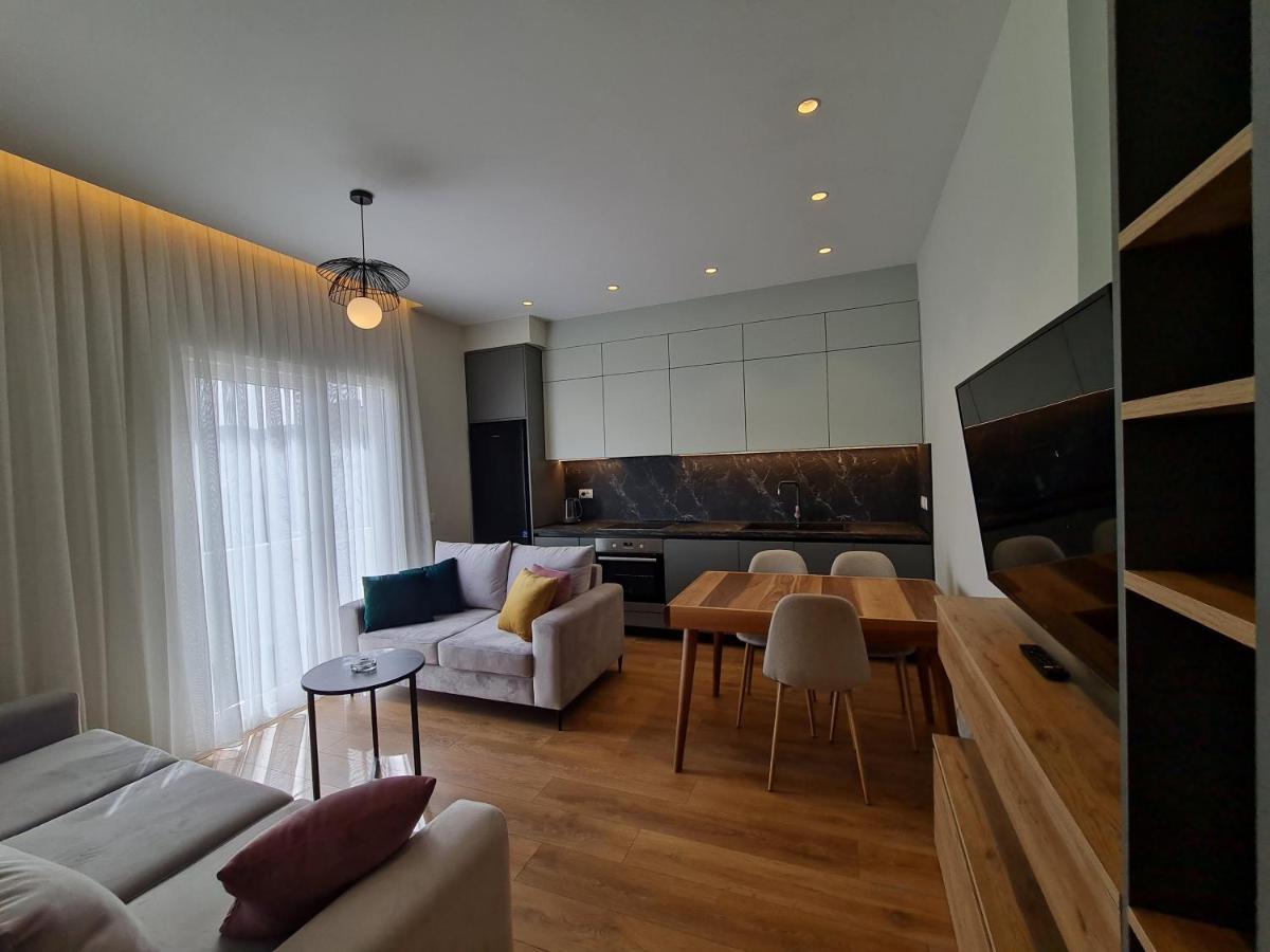 Adore - Modern Apartment Тирана Екстер'єр фото