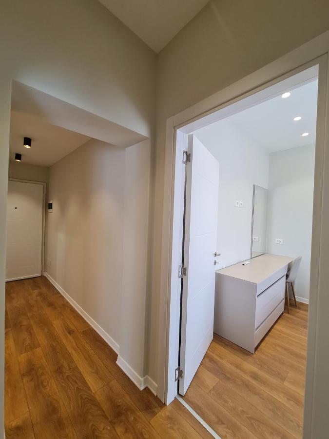 Adore - Modern Apartment Тирана Екстер'єр фото