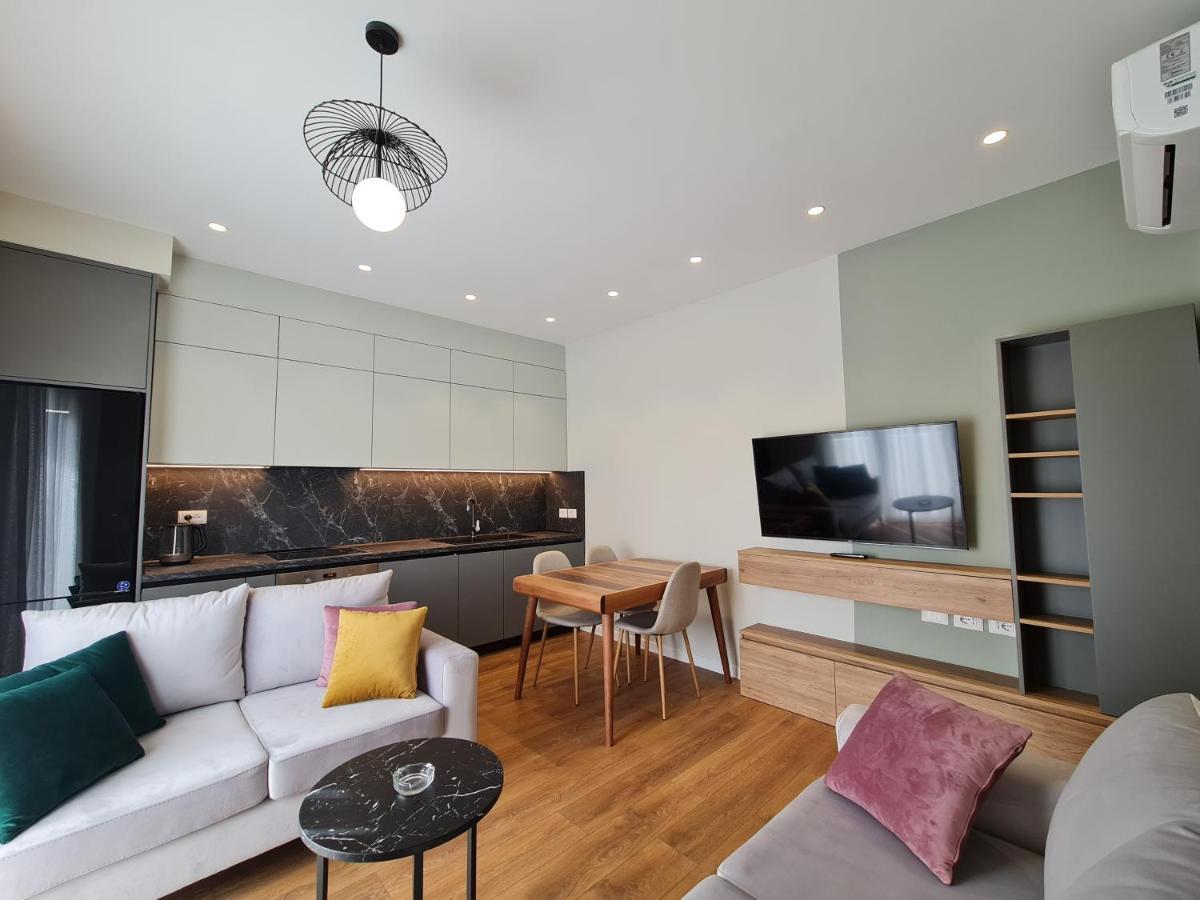 Adore - Modern Apartment Тирана Екстер'єр фото