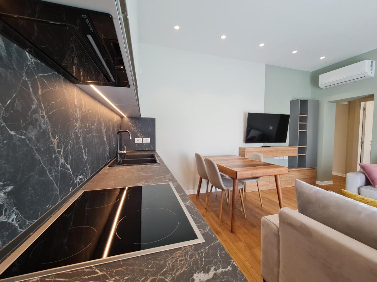 Adore - Modern Apartment Тирана Екстер'єр фото