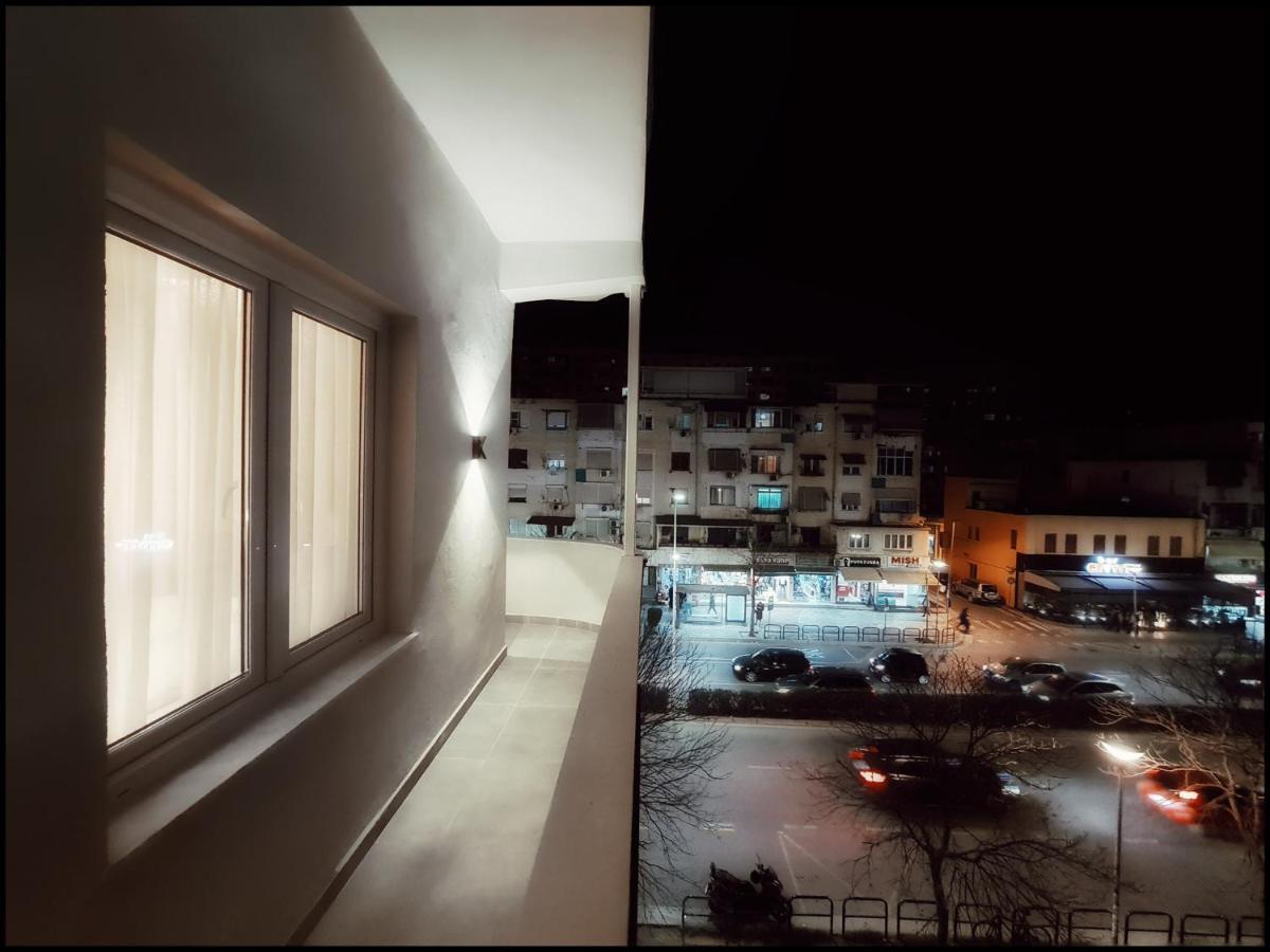 Adore - Modern Apartment Тирана Екстер'єр фото