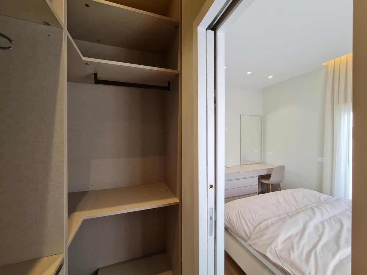 Adore - Modern Apartment Тирана Екстер'єр фото
